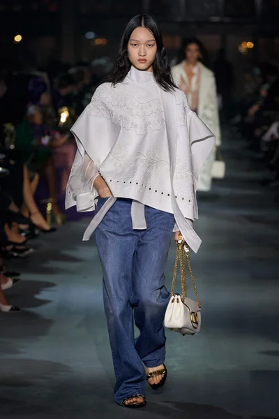 Look 70